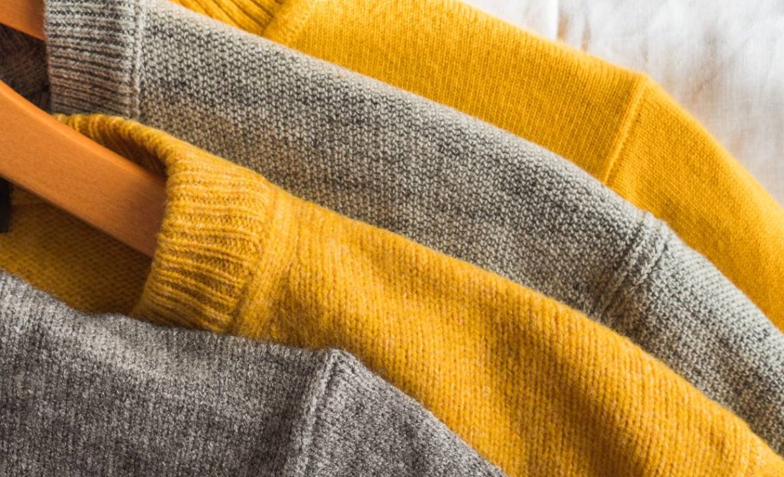 elektryzujące sie ubrania i włosy