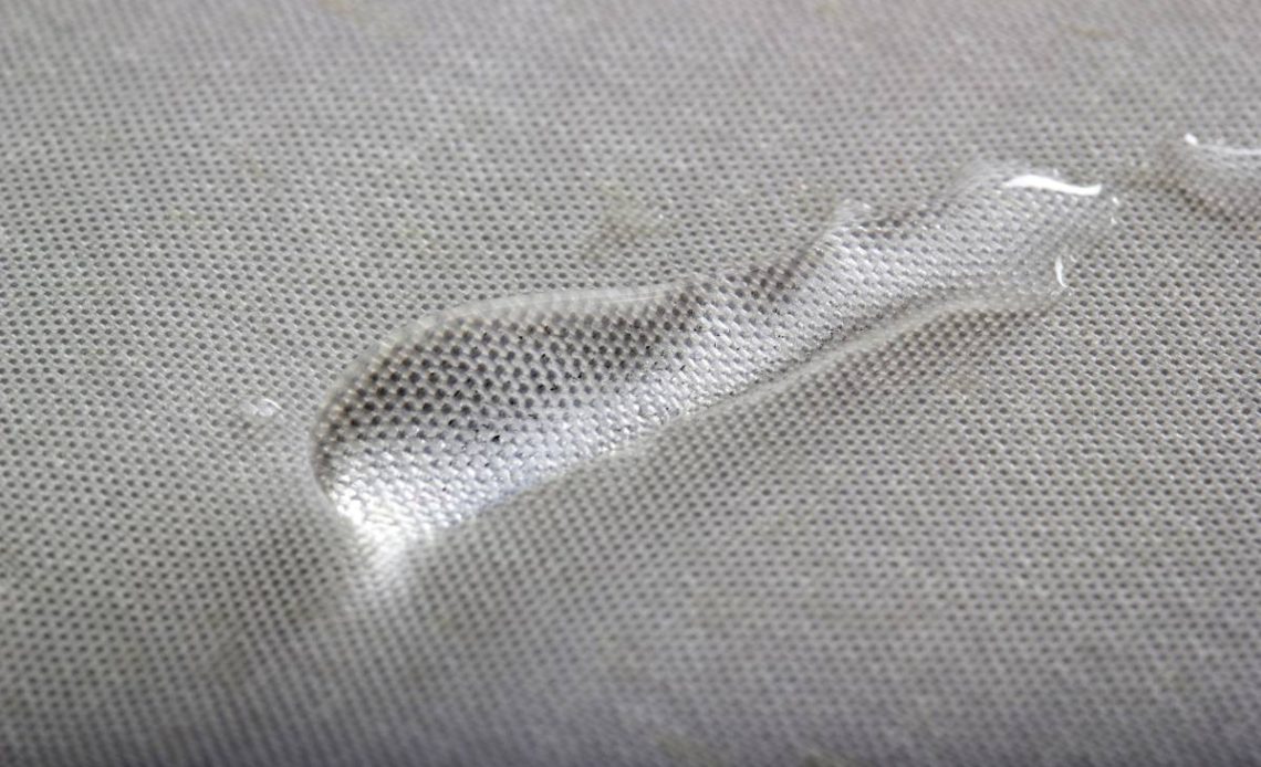 usuwanie kleju kropelka