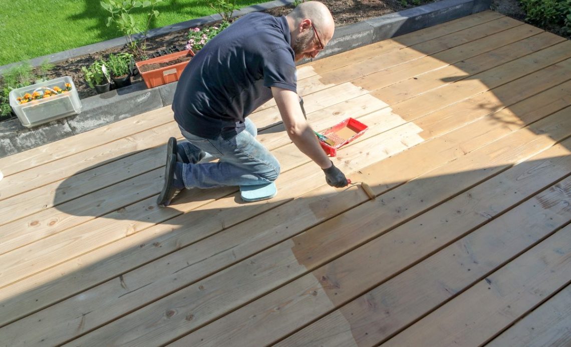 Olejowanie tarasu drewnianego