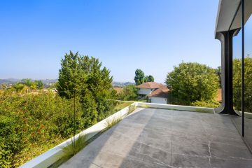 Przeciekający taras nad garażem - naprawa hydroizolacji i płytek