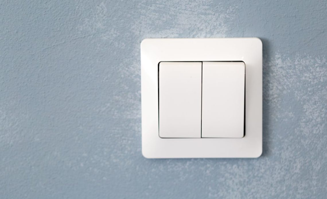 Włącznik światła na 2 kable