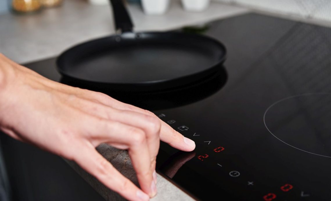 Ile prądu pobiera płyta indukcyjna