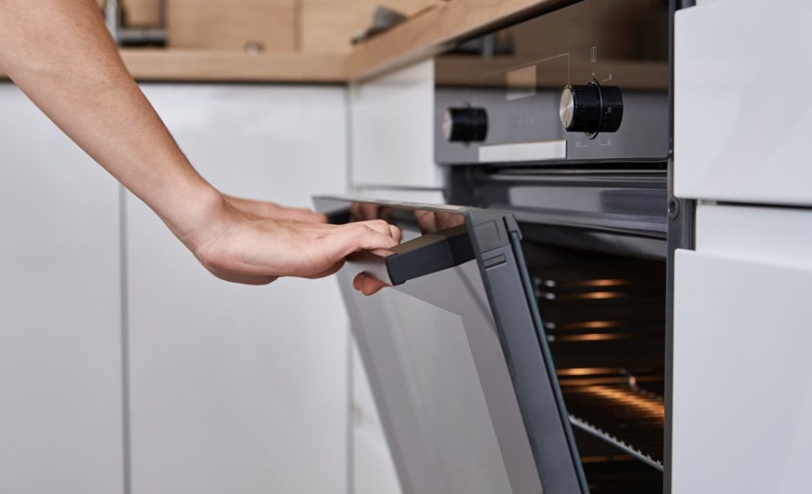 Jak włączyć piekarnik Amica