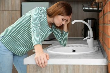 Bulgotanie i zapach ze zlewu – jak zdiagnozować i usunąć problemy z kanalizacją?