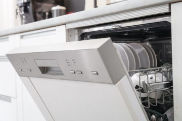 Front zmywarki Bosch – jak bezpiecznie odkręcić front urządzenia?