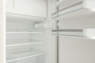Mokre ścianki w lodówce – skąd bierze się wilgoć w środku?